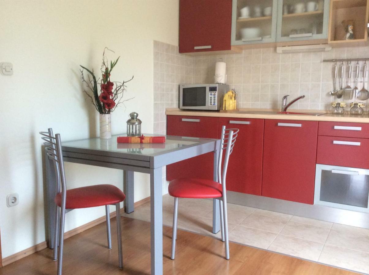 Apartmani Katarina Bol Eksteriør bilde